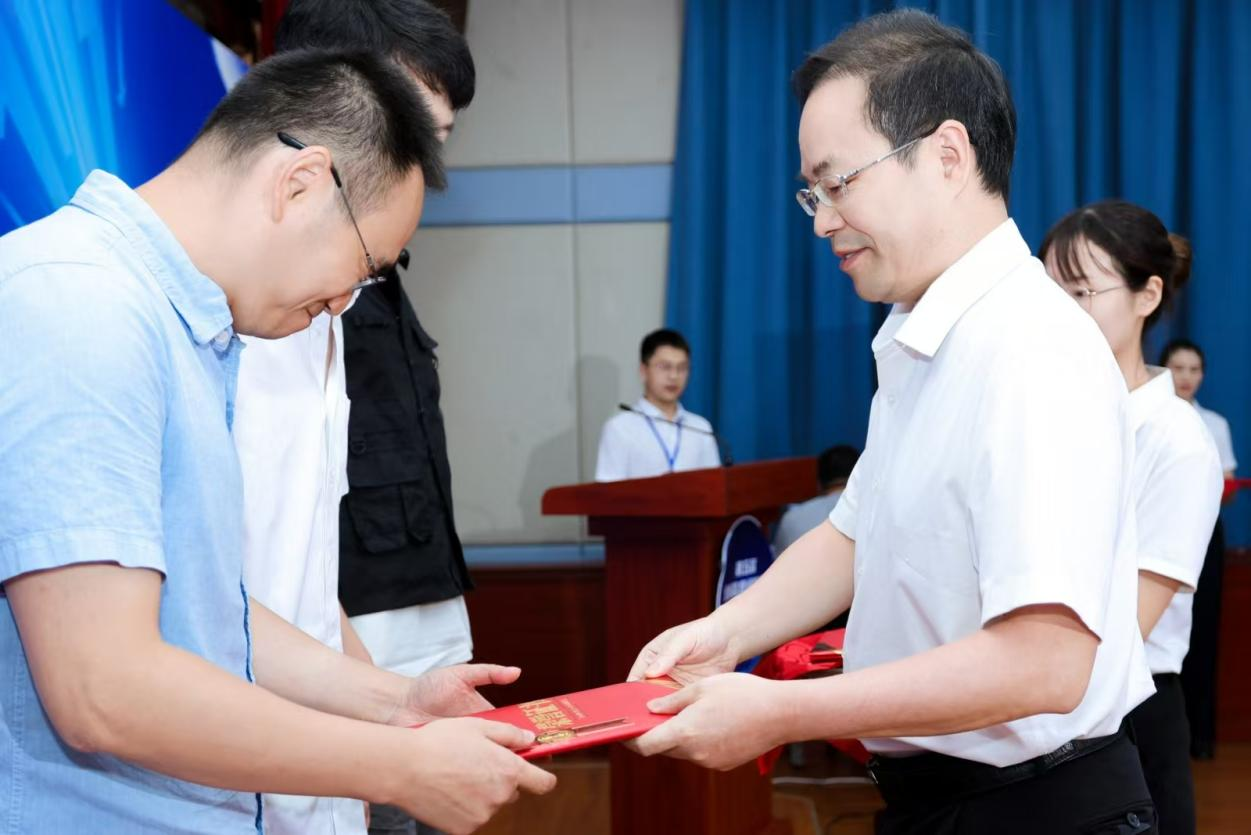 1756259920806295.png 1756259920806295.png